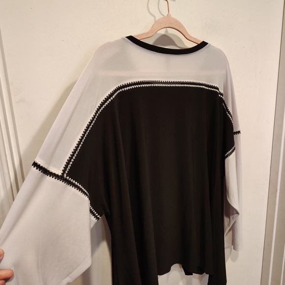 IC By Connie K Women's Black & Gray Artsy Slouchy Asymmetric Tunic Top Sz 1X - Picture 7 of 7